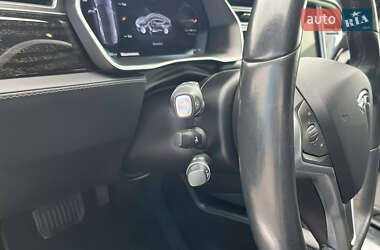 Лифтбек Tesla Model S 2017 в 