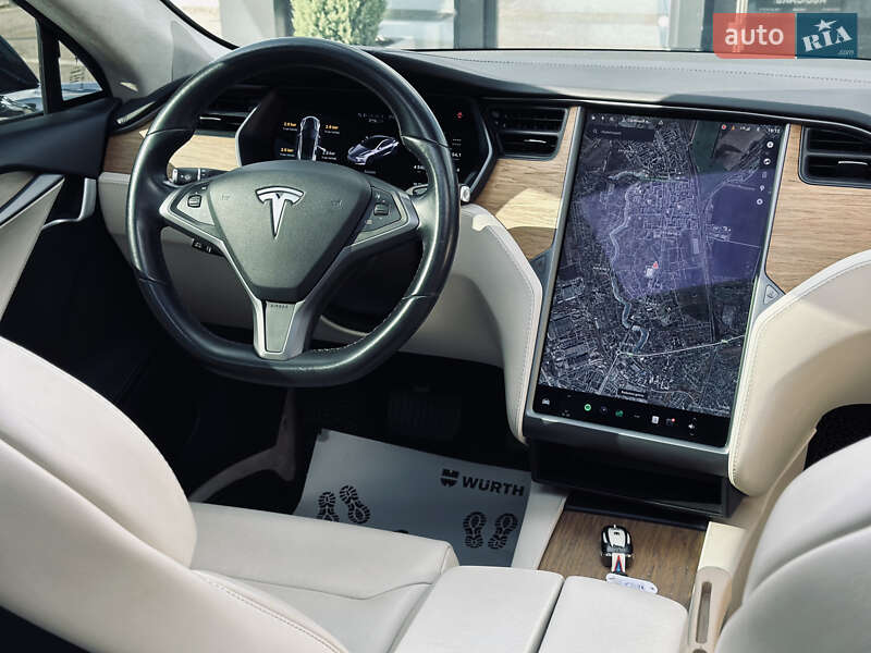 Ліфтбек Tesla Model S 2018 в Кременчуці