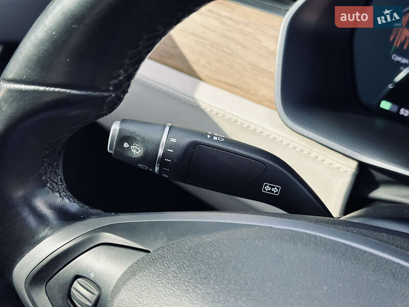 Ліфтбек Tesla Model S 2018 в Кременчуці