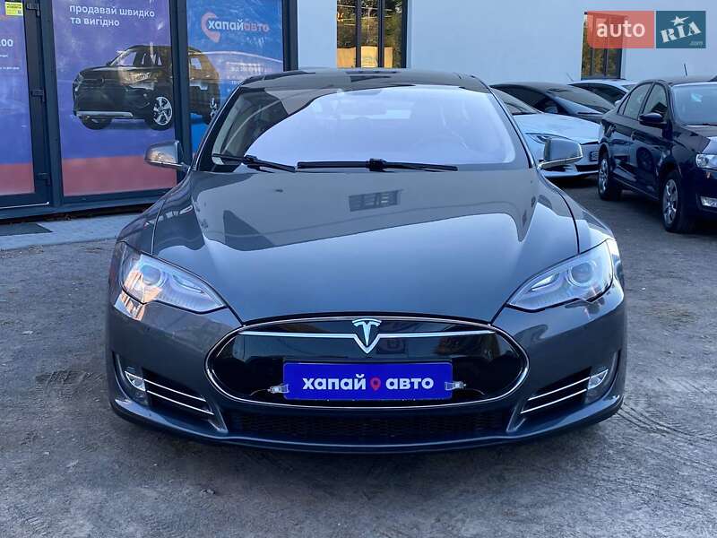 Ліфтбек Tesla Model S 2014 в Вінниці