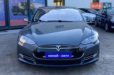 Лифтбек Tesla Model S 2014 в 