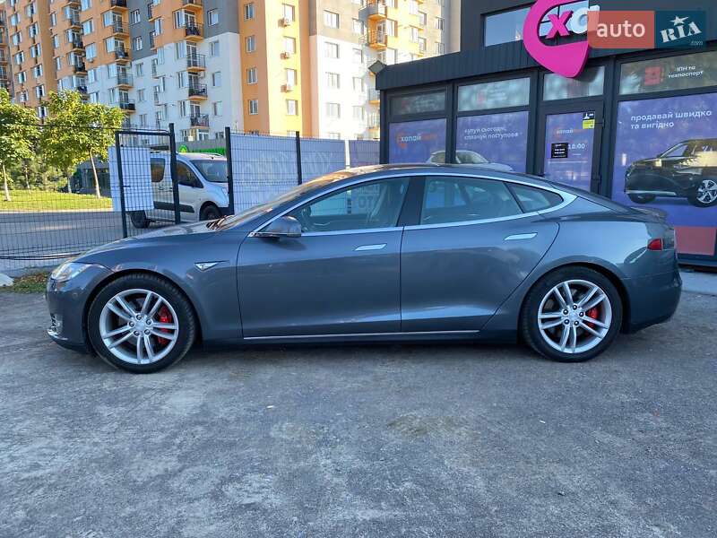 Ліфтбек Tesla Model S 2014 в Вінниці