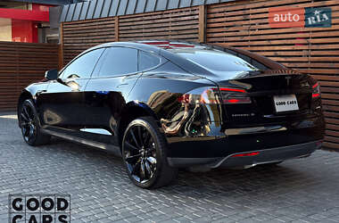 Ліфтбек Tesla Model S 2013 в 