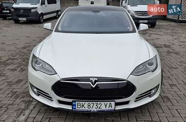 Ліфтбек Tesla Model S 2013 в 