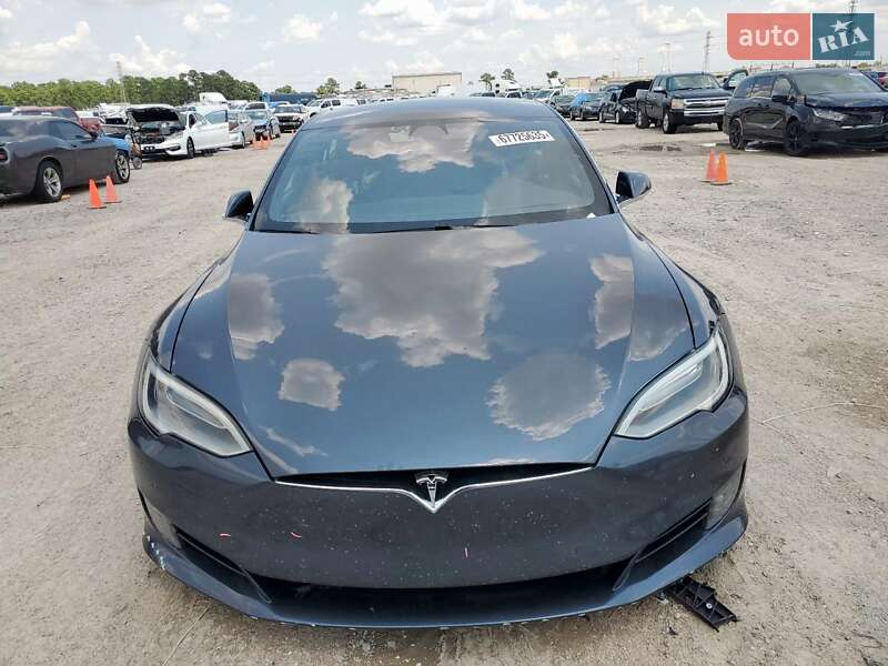 Лифтбек Tesla Model S 2016 в Хмельницком