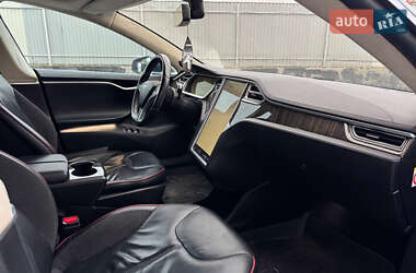 Лифтбек Tesla Model S 2014 в 
