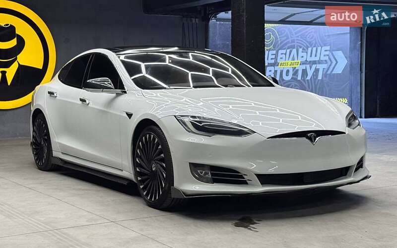 Tesla Model S 2018