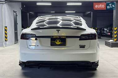 Лифтбек Tesla Model S 2016 в 