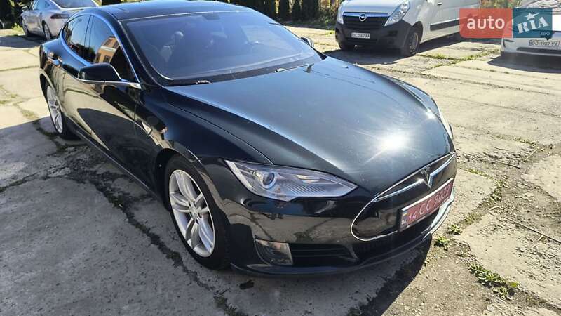 Ліфтбек Tesla Model S 2012 в Львові