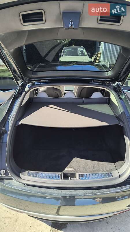 Ліфтбек Tesla Model S 2012 в Львові