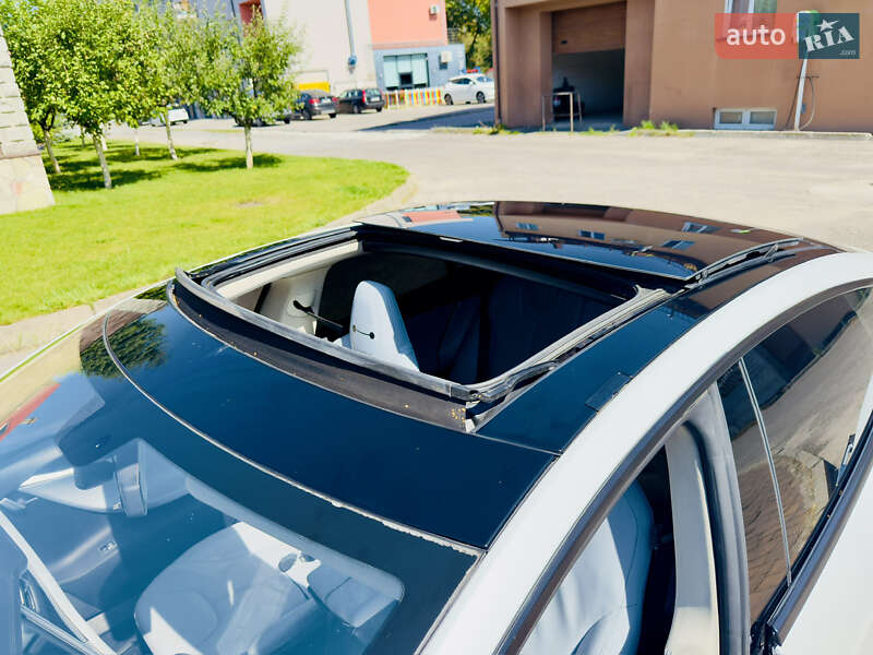 Лифтбек Tesla Model S 2013 в Ровно