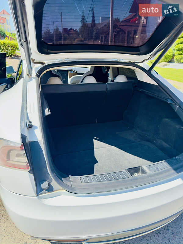 Лифтбек Tesla Model S 2013 в Ровно