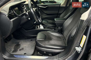 Лифтбек Tesla Model S 2015 в 