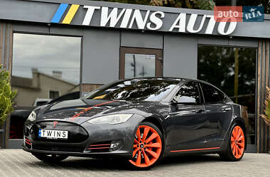 Лифтбек Tesla Model S 2015 в 