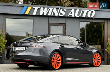 Лифтбек Tesla Model S 2015 в 