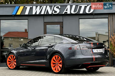 Лифтбек Tesla Model S 2015 в 