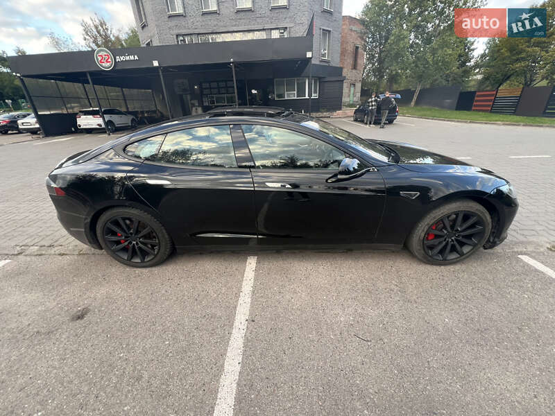 Ліфтбек Tesla Model S 2013 в Луцьку