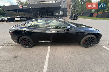 Лифтбек Tesla Model S 2013 в 