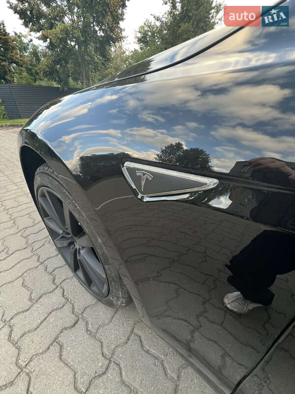 Ліфтбек Tesla Model S 2013 в Луцьку