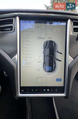 Лифтбек Tesla Model S 2013 в 