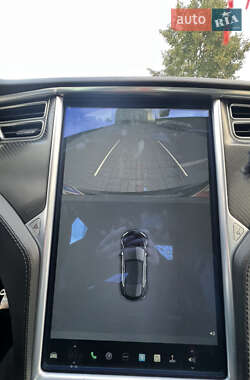 Лифтбек Tesla Model S 2013 в 