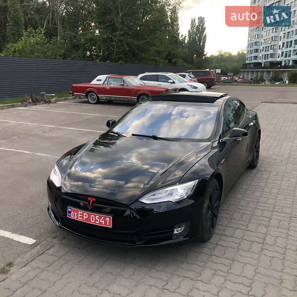 Ліфтбек Tesla Model S 2013 в Луцьку