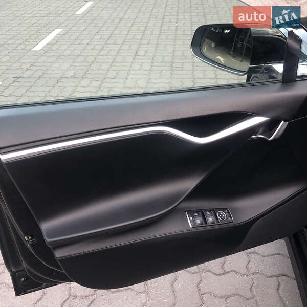 Ліфтбек Tesla Model S 2013 в Луцьку