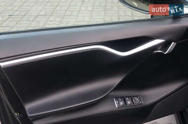 Лифтбек Tesla Model S 2013 в 