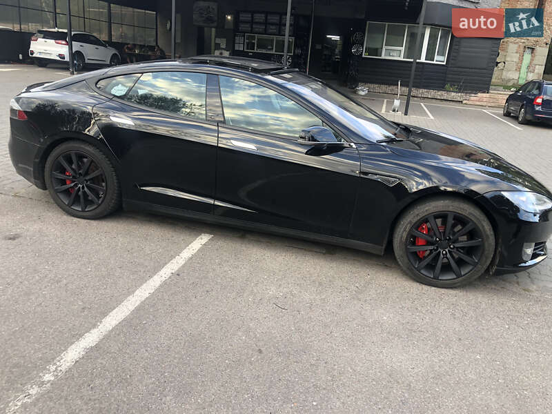 Ліфтбек Tesla Model S 2013 в Луцьку