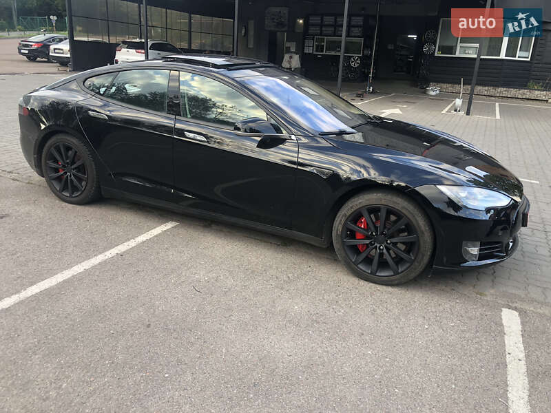 Ліфтбек Tesla Model S 2013 в Луцьку