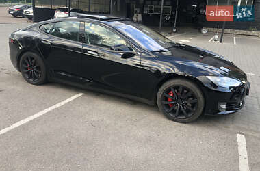 Лифтбек Tesla Model S 2013 в 