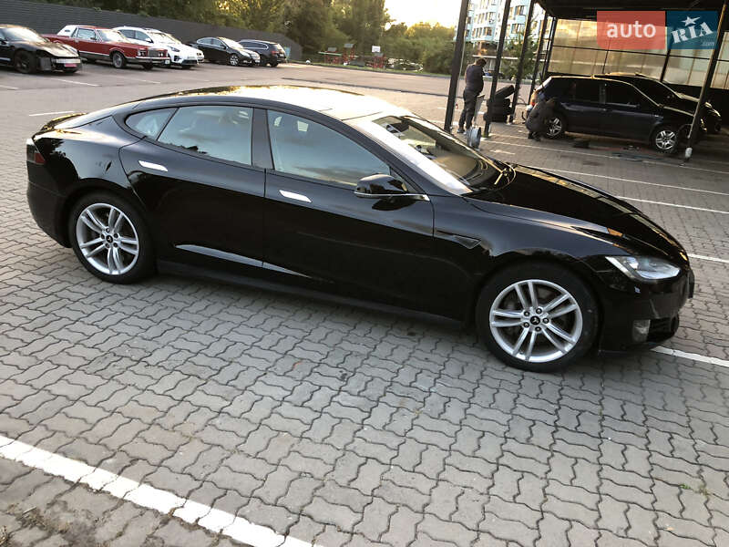 Ліфтбек Tesla Model S 2013 в Луцьку