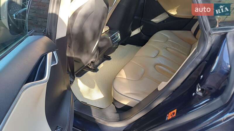Ліфтбек Tesla Model S 2014 в Запоріжжі