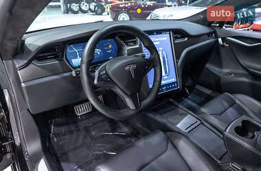 Лифтбек Tesla Model S 2018 в Львове