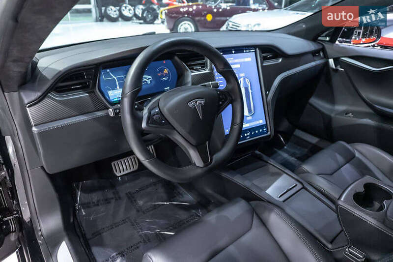 Ліфтбек Tesla Model S 2018 в Львові