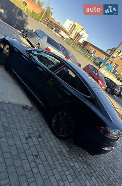 Лифтбек Tesla Model S 2014 в 