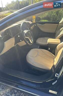 Лифтбек Tesla Model S 2014 в 
