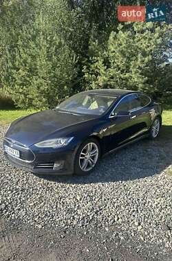 Лифтбек Tesla Model S 2014 в 