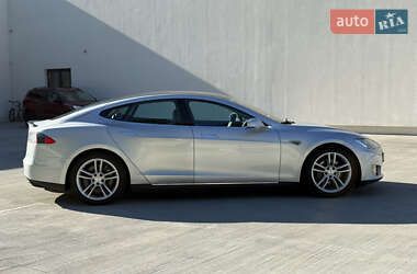 Лифтбек Tesla Model S 2013 в 