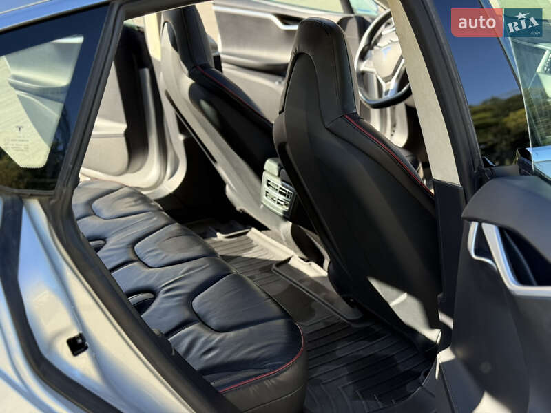 Лифтбек Tesla Model S 2013 в Луцке