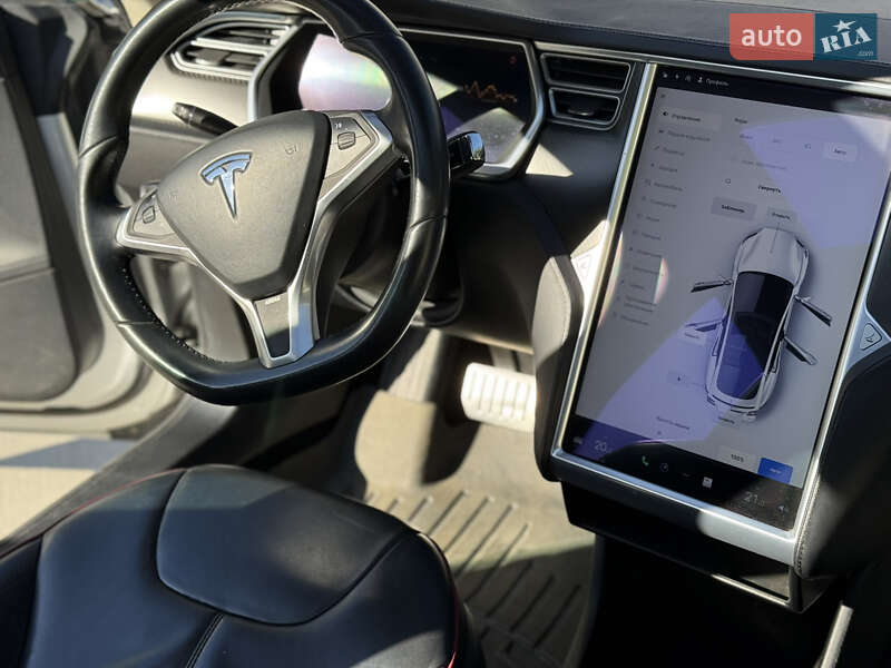 Лифтбек Tesla Model S 2013 в Луцке
