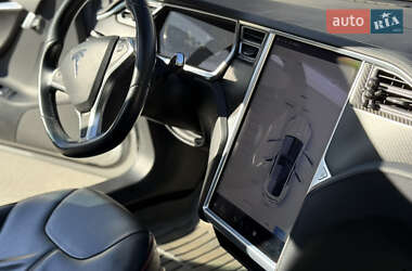 Лифтбек Tesla Model S 2013 в 