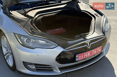 Лифтбек Tesla Model S 2013 в 