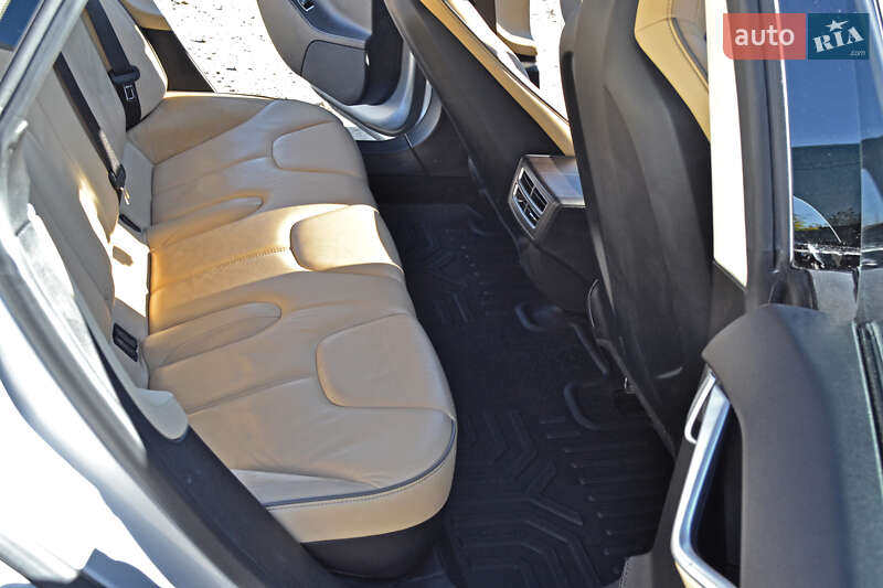 Ліфтбек Tesla Model S 2013 в Святопетрівське