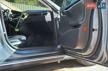 Лифтбек Tesla Model S 2014 в 