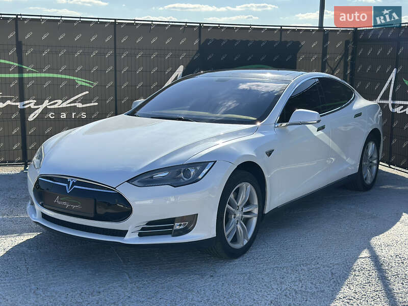 Tesla Model S 2013