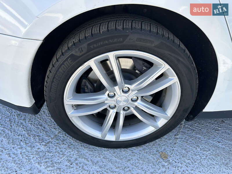 Лифтбек Tesla Model S 2013 в Киеве