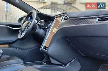Лифтбек Tesla Model S 2017 в 