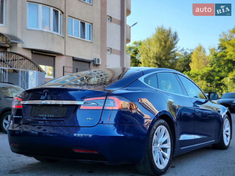 Ліфтбек Tesla Model S 2017 в Києві