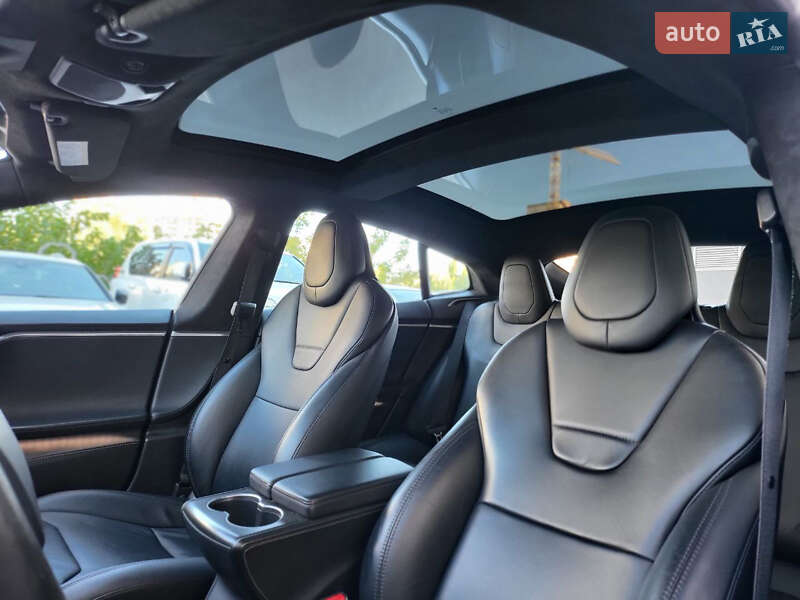Ліфтбек Tesla Model S 2017 в Києві